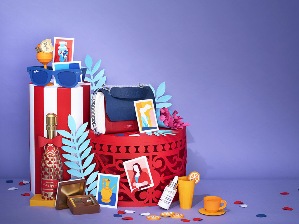 maxims-shop-blog-VictoriaBee_cover-CarrouselDuLouvre-300dpi